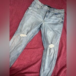 Ripped/Distressed Boyfriend Jeans